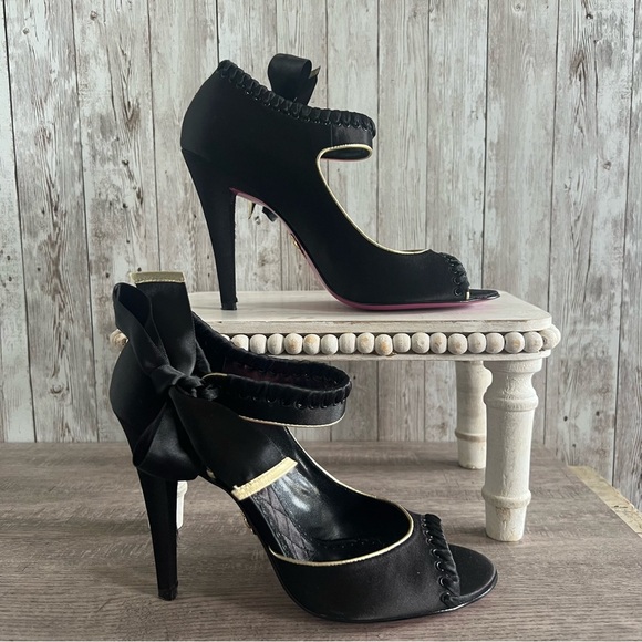 Betsey Johnson Rally Black Satin Stiletto Heels - Picture 2 of 8